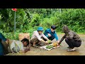 A single mother harvesting bananas and a lucky policeman