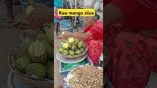 Amma is cutting raw mango #tamilnadu #velankanni #pilgrimage #streetfood #fruitcutting #pondicherry