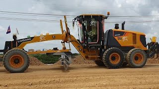 Best motor grader Liug Long 4215D spreading Gravel for Road construction[Ep20]