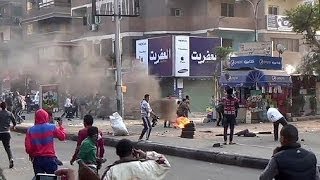 مقتل وجرح العشرات خلال اشتباكات بين أنصار الإخوان المسلمين وقوات الأمن المصرية