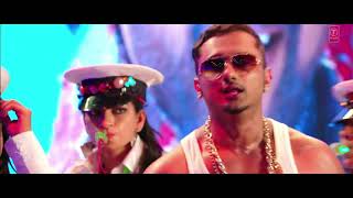 10 'Lungi Dance Chennai Express' New Video Feat  Honey Singh, Shahrukh Khan, Deepika