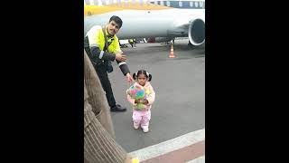 Baby reaction when she first time saw Aeroplane