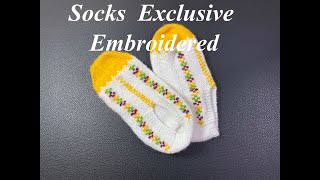 Knitting Embroidered Exclusive Socks | आकर्षक कढ़ाई वाली जुराब की बुनाई आसानी से सीखें | #ritu #knit