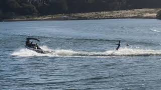 郡ダムで水上スキー