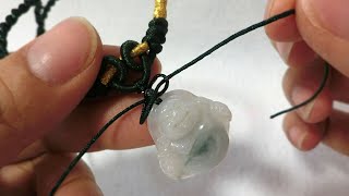 玉佩吊坠这样打结好看，跟我学编绳。It's nice to tie a jade pendant like this. Learn to weave rope from me.