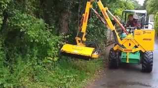 Avant 750 Loader c/w Twose Flail Hedgecutter/Mower Attachment