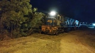 TRENS DE CARGA NOTURNO CORTANDO O SERTÃO