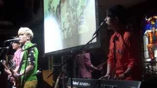 [FANCAM] 130512 Lunafly - What's Your Name Live [Singapore Showcase]