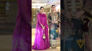 The Kapoor sisters, Kareena \u0026 Karisma, add glam to Aadar Jain \u0026 Alekha Advani’s Mehndi ceremony