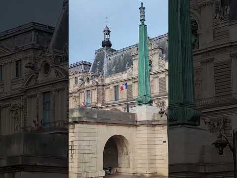 Why was the Bateaux Mouches built?