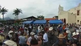 Xilitla, Mexico Sunday market \u0026 Huapango dancing