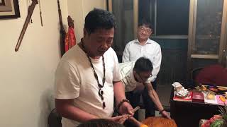 冠天宮天上聖母二媽特地降駕試穿「三寸金蓮」是否合腳