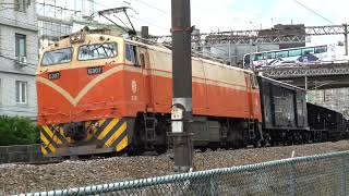 07/08/2022 台鐵 7502次 散裝貨列 本務E307電力機車 桃園通過 / TRA GE E42C leading manifest train,Taoyuan pass through