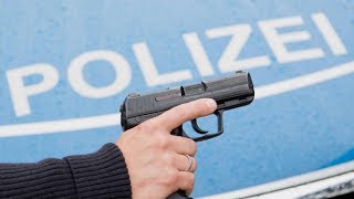 MANN VERSCHANZT SICH IN BISTRO-TOILETTE: POLIZEI FEUERT SCHÜSSE AB!