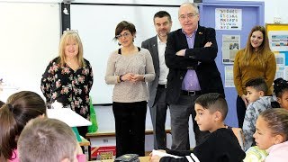 El conseller Josep Bargalló visita El Viver per parlar del projecte de l'escola-institut