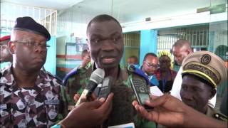 Defense Bouake: Visite de cache d' armes