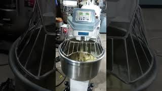 Jual spiral mixer 25 kg type SM-50 merk Sinmag Taiwan Listrik 1 phase. Minat : WA. 0895.3222.92356