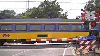 Spoorwegovergang Amersfoort // Dutch railroad crossing