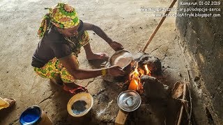 2019 02  Maniok na dwa sposoby - tradycyjna bula i baton. Kamerun