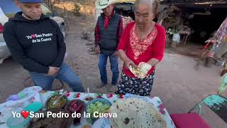 Favian, Don Pancho, El Pinto comiendo carne asada con tortillas recien hechas por Doña Panchita