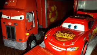 Disney Pixar Cars Jerry Recycled Batteries (Highway Hauler) Review