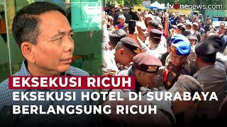 Massa Adang Petugas dan Polisi yang Hendak Eksekusi Hotel | OneNews Update