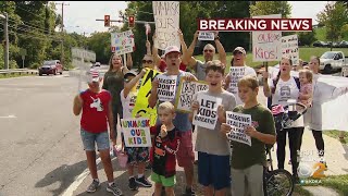 Montour Parents Protest Statewide School Mask Mandate