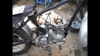 Royal Enfield 1955 Bullet 500 Greenlaner head gasket change to stop oil leaks discussed.