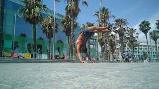 mexican handstand to straddle planche