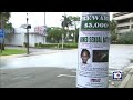 Fort Lauderdale police pass out fliers during search for rapist