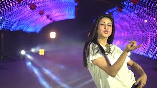 TV actress Jyoti Sharma dancing under the Infiniti Tunnel at Infiniti Mall, Malad