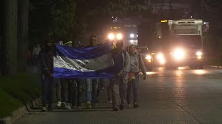 Una caravana de migrantes hondureños sale rumbo a EEUU pese a amenazas de Trump | AFP