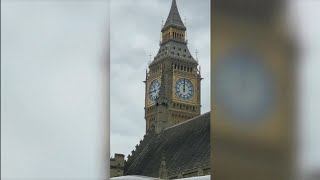 Clock face of Big Ben (Elizabeth Tower) goes crazy (UK) - ITV London News - 27th April 2022