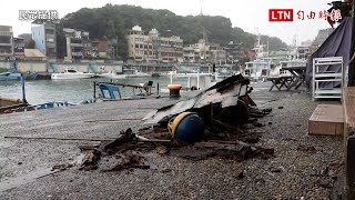 嚇！基隆網紅景點彩色屋鐵皮遭強風吹落（民眾提供）