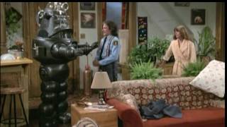 Mork \u0026 Mindy - Mork Brings A Robot Home