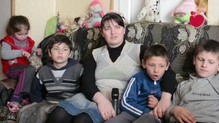 მრავალშვილიანი დედა აჩაბეთიდან - ,,დედას ცხინვალში და ჰყავს ავად"
