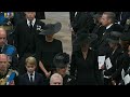 queen s coffin arrives at funeral