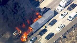 Drivers flee as wildfire engulfs southern California highway