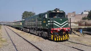 8Dn Tezgam Rare with Geu 20 #travelvlog #pakistanrailwaystation