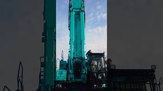 Massive Kobelco High Reach excavator!