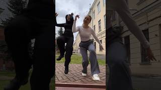 Зажигаем в универе🔥 #youtubeshorts #dance #жигазажигалка #russiandance #тренды #танцы #реки