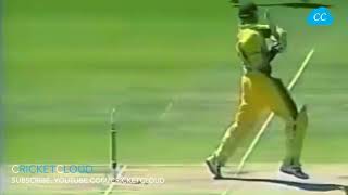 03 Best ONE HANDED Catches in the Cricket History   Please comment the Best One !!