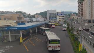 小樽駅前をバックで発車する北海道中央バス