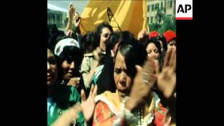 SYND 2 10 78 WOMEN OF SINAI SING AND DANCE THE PRAISES OF PRESIDENT SADAT