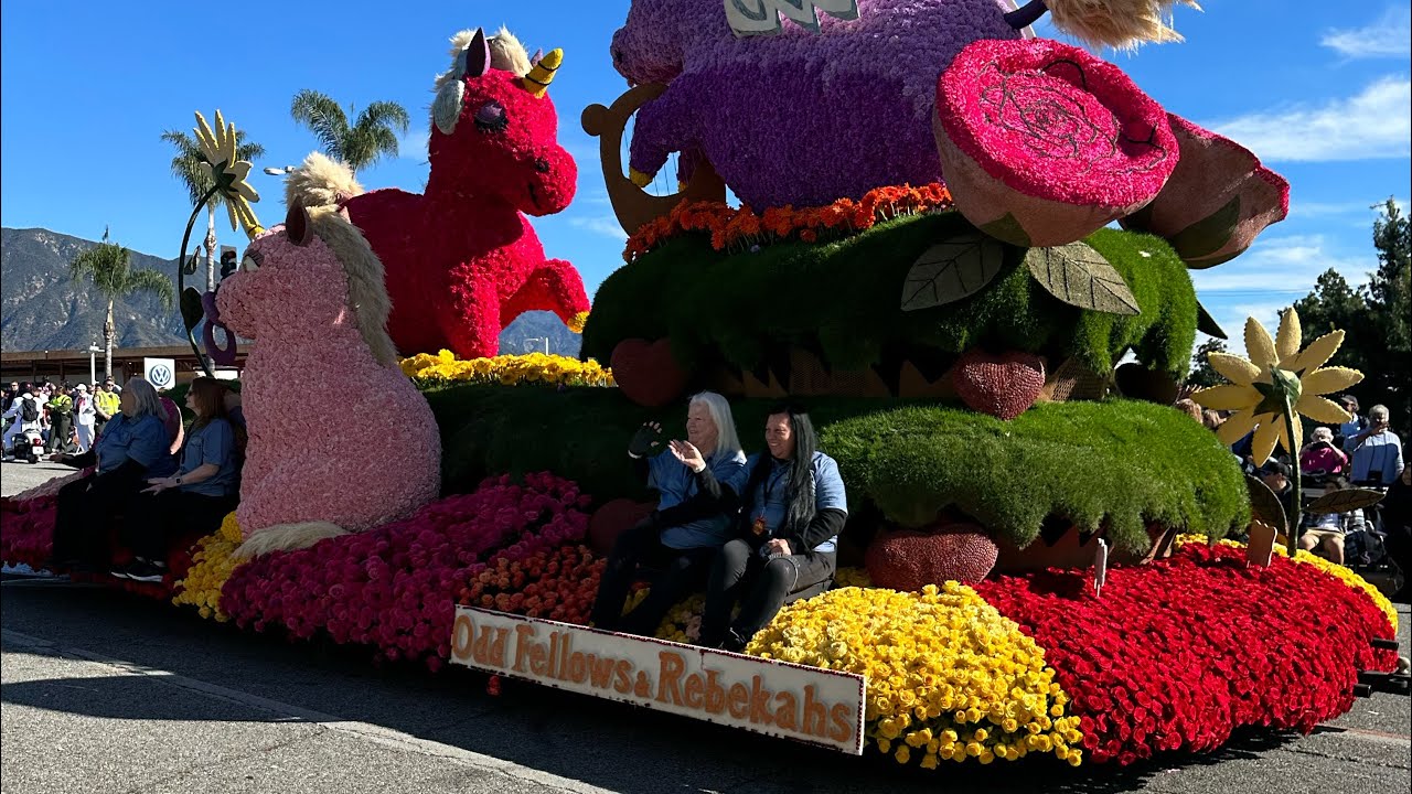 Desfile De Las Rosas 2024 // Rose Parade 2024 - YouTube