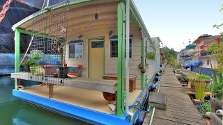 360 Sq. Ft. Houseboat in Seattle, WA