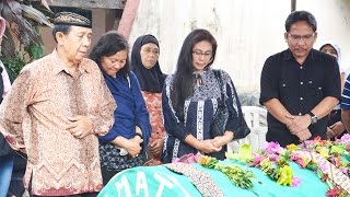 Menuju Peristirahatan Terakhir Ibu Suwarni Soeprapto