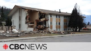 Jasper residents get bus tours of properties hit by wildfire
