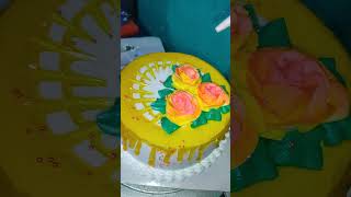 learn how to use silver spray colour for shinning in cake#viral #short #short