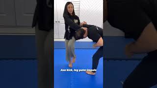 knife self defense techniques. #female #karate #martailart #taekwondo #kungfu #boxing #selfdefance
